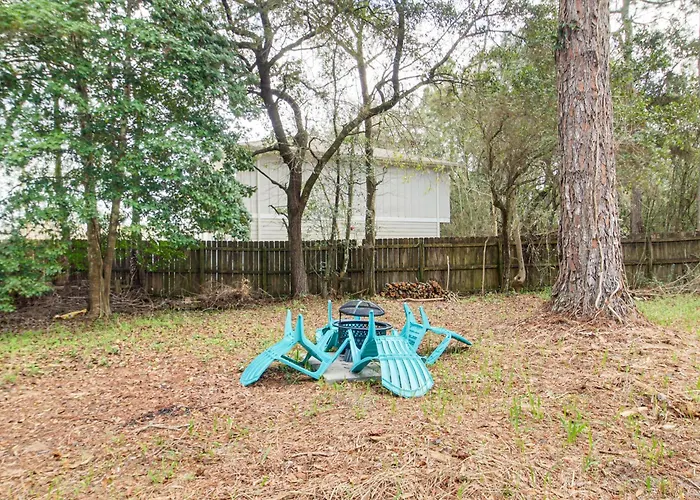 Fun In The Sun W/ Family - Duplex + Yard Holiday home Pensacola