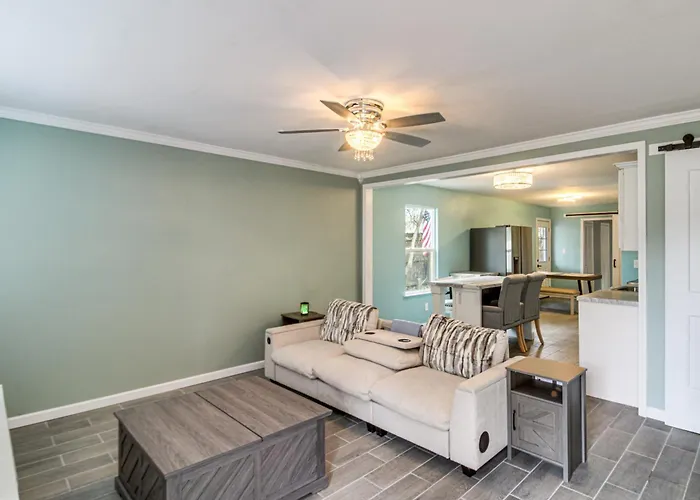 Fun In The Sun W/ Family - Duplex + Yard Holiday home Pensacola