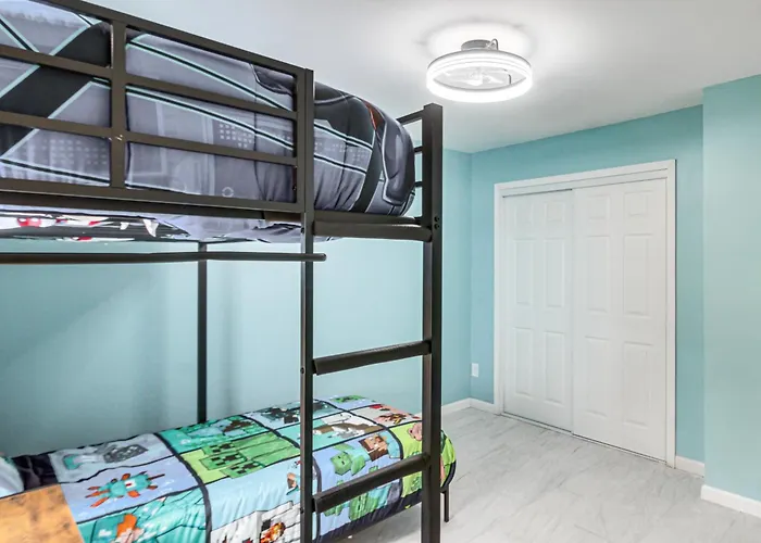 Fun In The Sun W/ Family - Duplex + Yard Holiday home